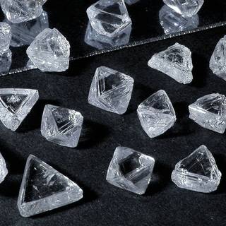 Mineral front diamond wallpaper