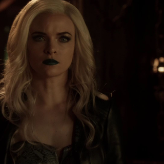 Caitlin Snow wallpaper