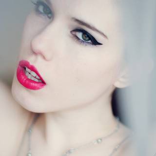 Red lip girl wallpaper