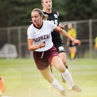 Women playing ball wallpaper