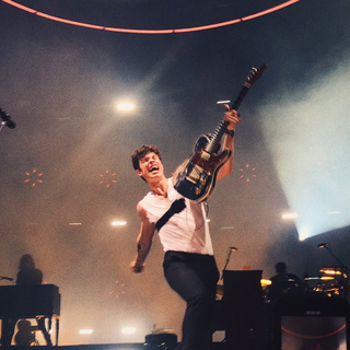 Shawn Mendes concert wallpaper