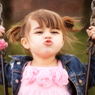 Girl child wallpaper