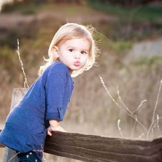 Cute baby girl pic wallpaper