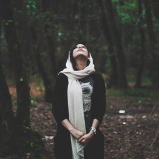 Girl in jungle wallpaper