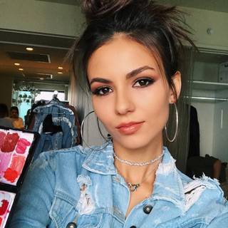 Victoria Justice Instagram wallpaper
