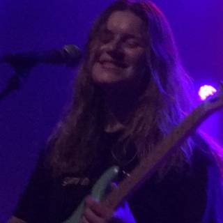 Marie Ulven wallpaper