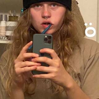 Marie Ulven wallpaper