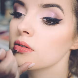 Women with makeup wallpaper