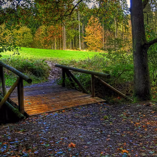 Bridge in autumn wallpaper