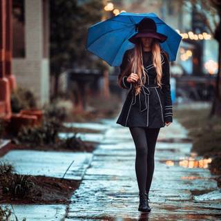 Girl in street wallpaper