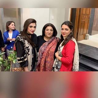 Hina Dilpazeer wallpaper