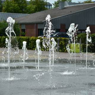 Water fountain wallpaper