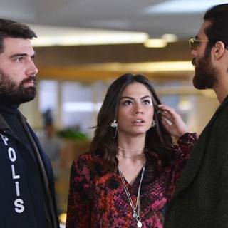 Can and Sanem wallpaper