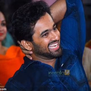 Oru Murai Vanthu Paarthaya wallpaper