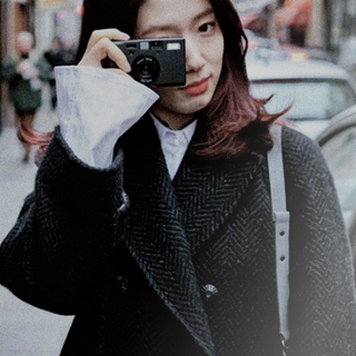 Park Shin Hye mobile wallpaper