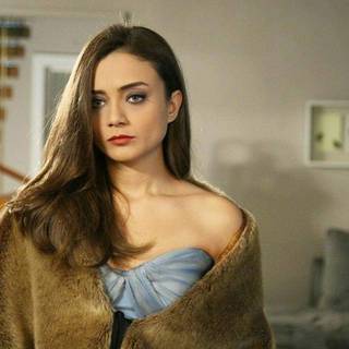 Damla Sonmez wallpaper