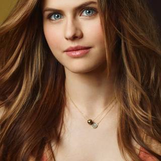 Alexandra Daddario Android wallpaper