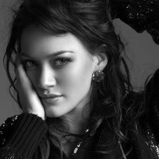 Brunette women wallpaper