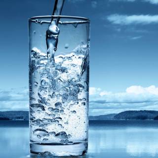 Water glass wallpaper