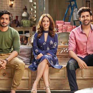 Sonu Ke Titu Ki Sweety wallpaper