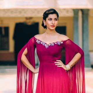Vishnupriya wallpaper