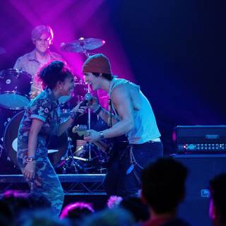 Julie and the Phantoms wallpaper