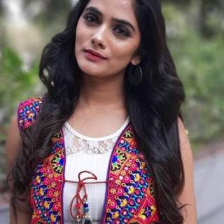 Bhagyashree Mote wallpaper