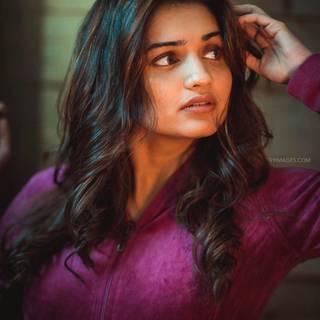 Hruta Durgule HD wallpaper