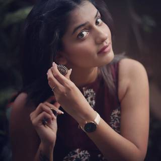 Hruta Durgule HD wallpaper