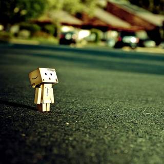 Couple walking on road wallpaper