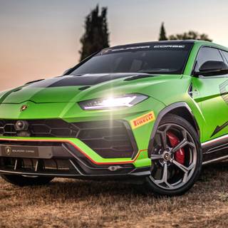 Lamborghini Urus green wallpaper