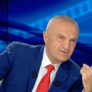 Enisa Nikaj wallpaper