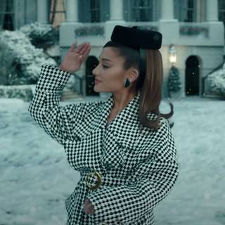 Ariana Grande winter wallpaper