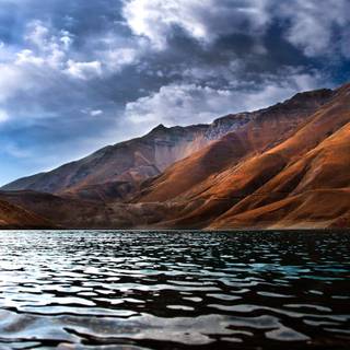 Silent lake wallpaper