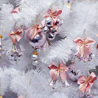 Christmas pink and white wallpaper