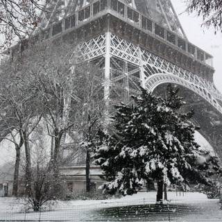 Eiffel Tower winter wallpaper