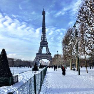Eiffel Tower winter wallpaper