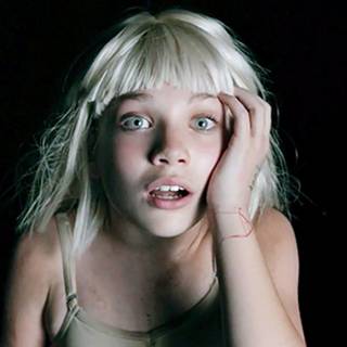 Sia Chandelier wallpaper