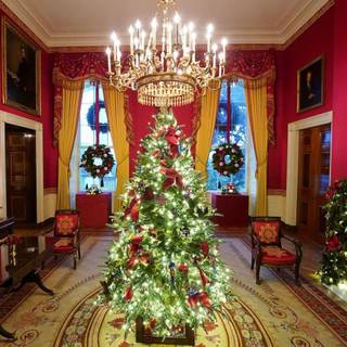 Christmas tree decorated wallpaper