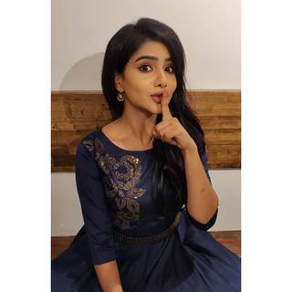 Pavithra Lakshmi wallpaper