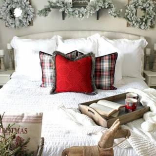 Christmas bed wallpaper