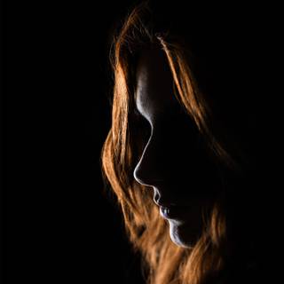 Dark amoled women wallpaper