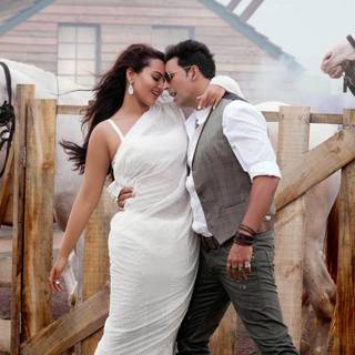 Akshay Kumar and Sonakshi Sinha wallpaper