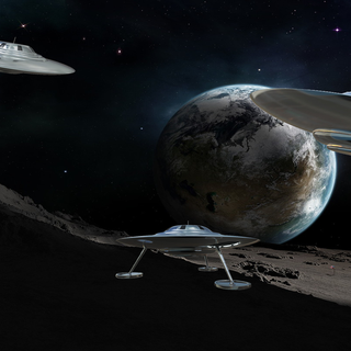 Alien spacecraft wallpaper