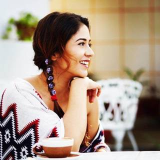 Taxiwaala movie wallpaper