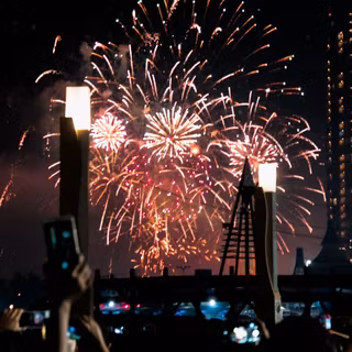 Girly New Year wallpaper