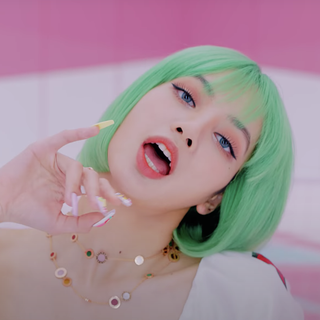 Lisa Ice Cream wallpaper