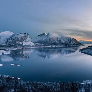 HD winter lake wallpaper