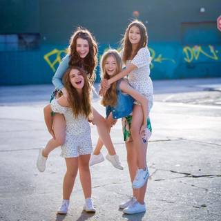 Symonne Harrison wallpaper