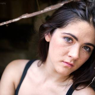 Isabelle Fuhrman wallpaper